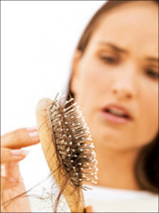 lo stile di vita inflenza la caduta dei capelli